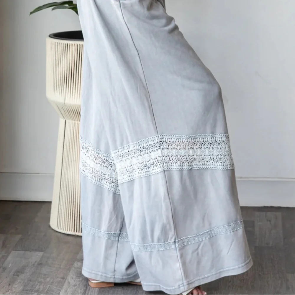 Oli & Hali 🩵 Washed Lace Detail Jumpsuit - Picture 2 of 5